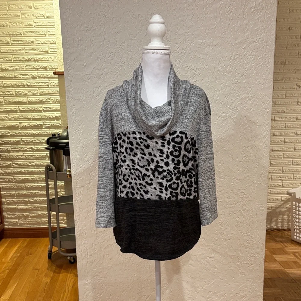 Elegant Gray and Black Leopard Print Cowl Neck Sweater - Picture 2 of 4